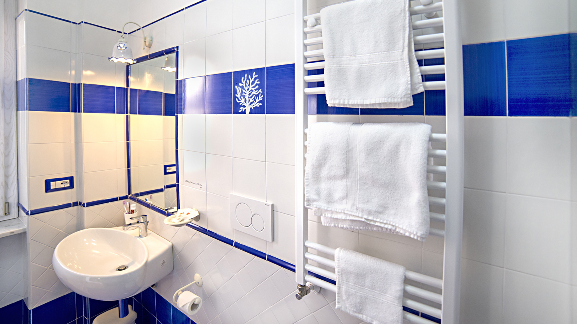 Gallery photos and pictures b&b/bed and breakfast in maiori ... Ceramica vietrese